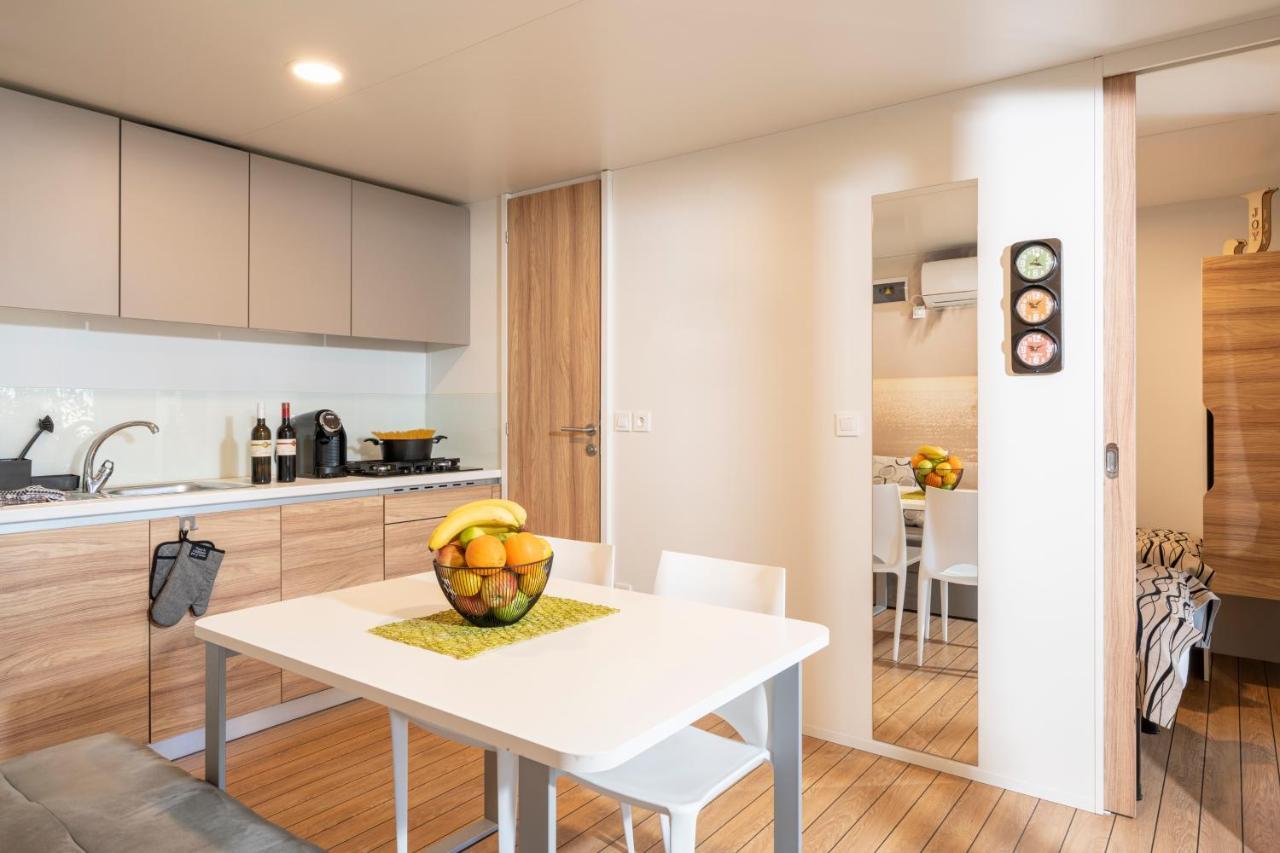 Mobile Home Joy Porton Biondi โรวีน ภายนอก รูปภาพ